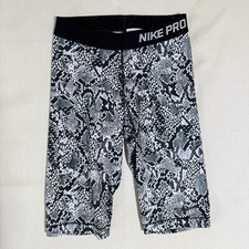 Nike Pro Leggings Womens Medium Black Snake Print Cropped Workout Shorts