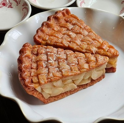 Fake Apple Pie Slice, Faux Pie, Display Food, Primitive Country Kitchen decor