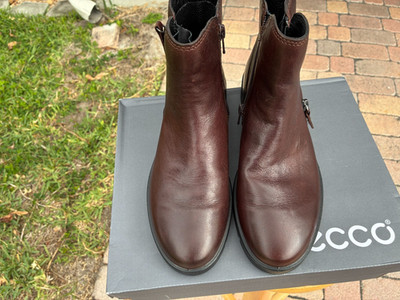 ECCO Bella womens leather boots size 7.5