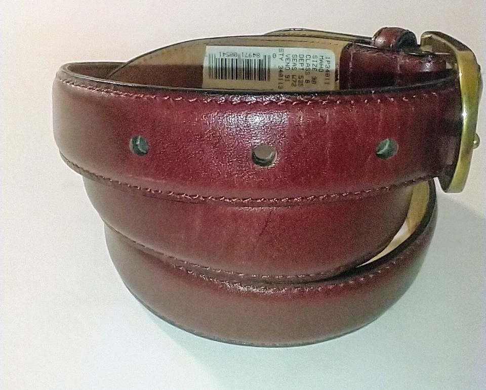 Cinturón de cuero de caoba Perry Ellis para hombre talla: 38 latón PE logotipo en hebilla Foto 2 de 4