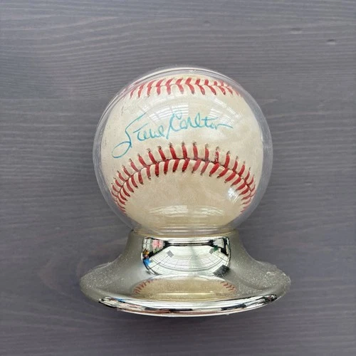 Steve Carlton Autographed Official Baseball - Comes With Case For Ball