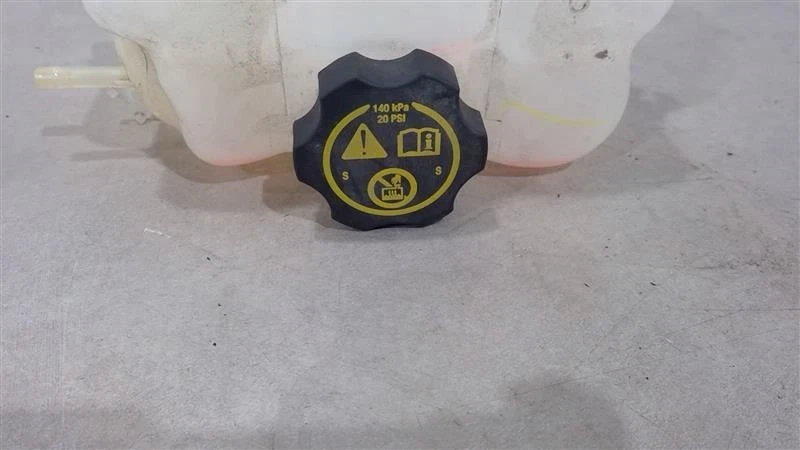 2022 CHEVROLET TRAVERSE TANK RADIATOR COOLANT RESERVOIR 84403735 - Image 2 of 4