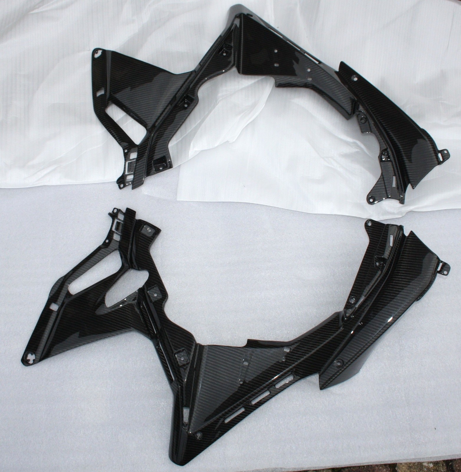 Caches lateraux de carenage interieur carbone Aprilia RSV4 1100 pour la protection thermique