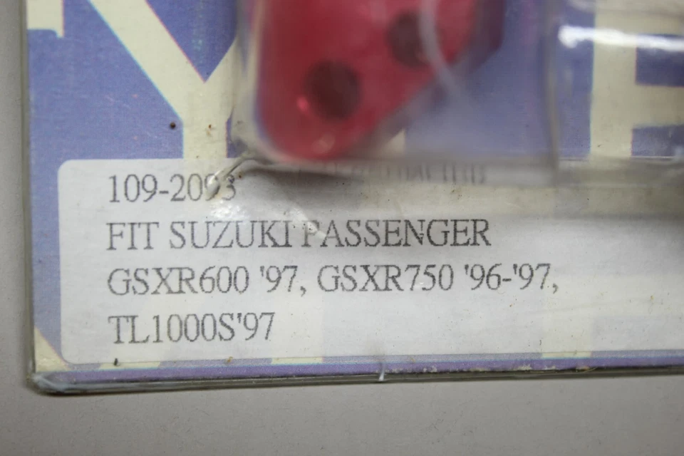 COMPETITION WERKES Billet Aluminum Racing Red PASSENGER PEGS Motorcycle SUZUKI - Imagem 2 de 4