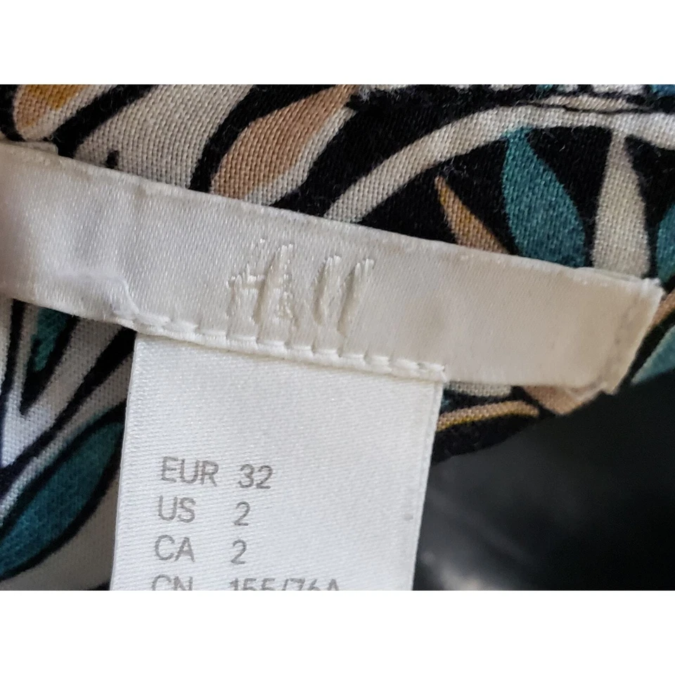 Vestido recto H&M para mujer talla 2 multi diamante floral viscosa manga larga cuello redondo Foto 3 de 4