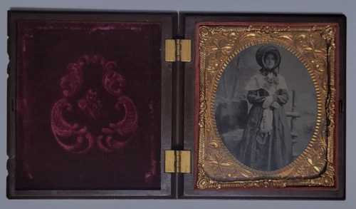6TH TINTYPE NOT DAGUERREOTYPE BEAUTIFUL LADY WEARING UNUSUAL OUTFIT UNION CASE