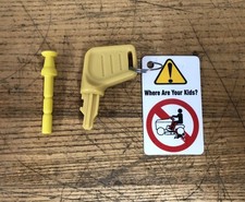 Simplicity Yellow Plastic Mow In Reverse And Push Button Ignition Switch Key Set