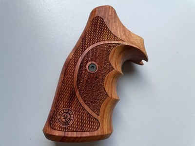 Cool Hardwood Grip for New Taurus Medium/Large Fame   .357 6 Shot Handmade grip