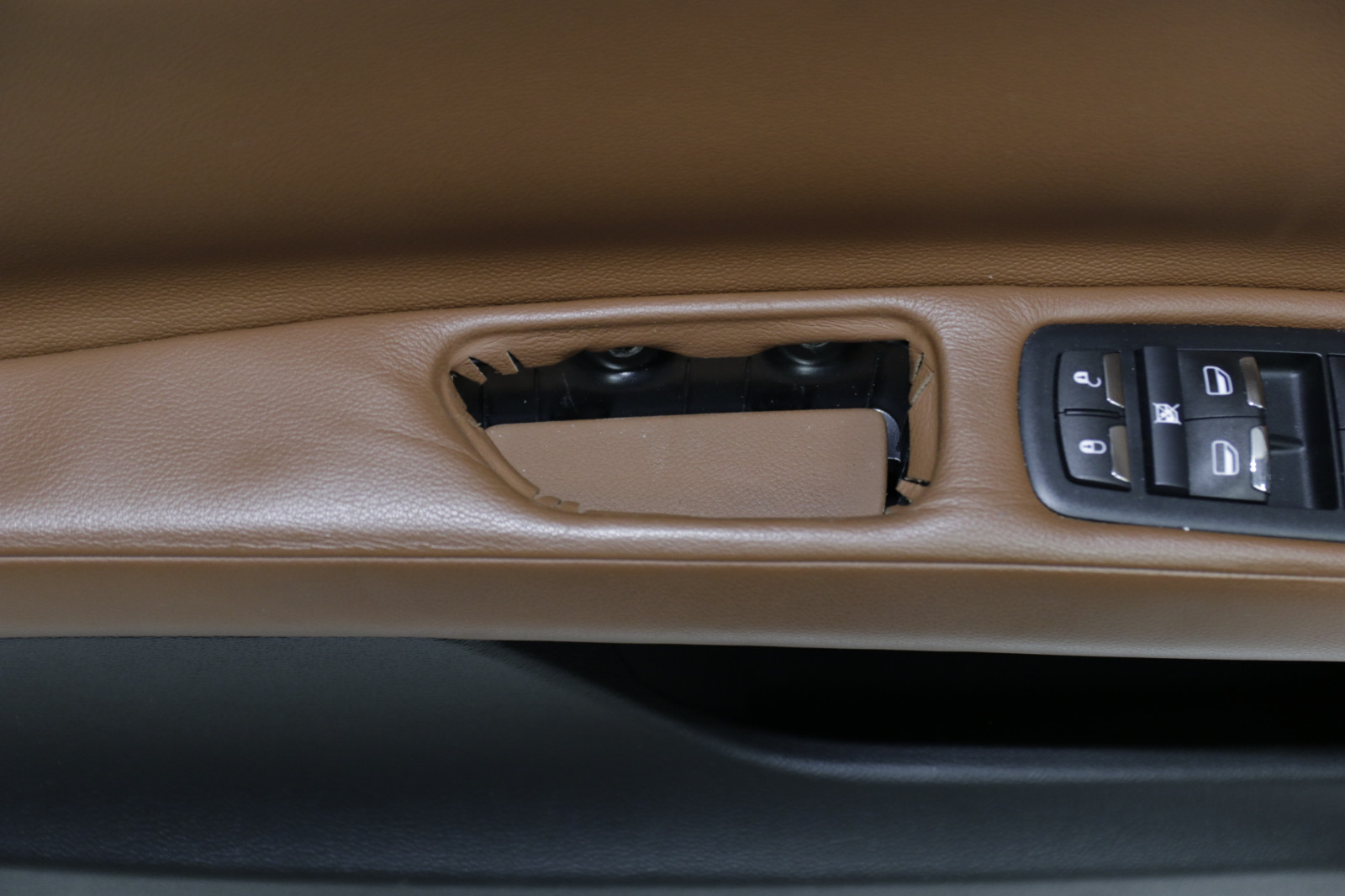 Maserati Quattroporte M156 Front Left Driver Inner Door Panel 2018 2019 2020 OEM