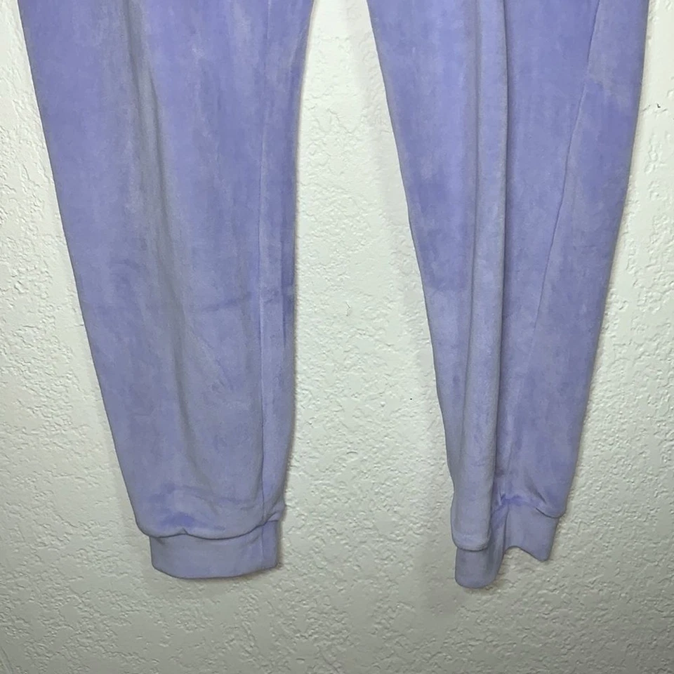 Pantalones de chándal de terciopelo morados de Ideology para niñas grandes talla grande Foto 3 de 4