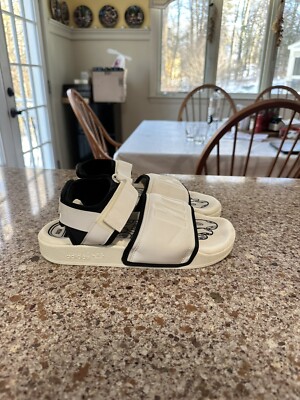 Adidas Adilette 2.0 Pharrell Human Race HU Sandals Slides Men Size 8 GY1847 NEW