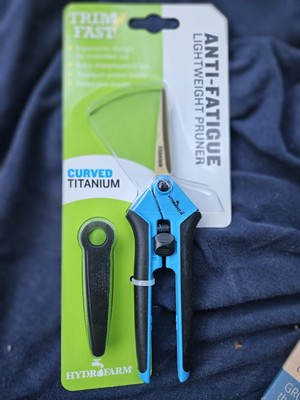 HydroFarm Trim Fast Anti-Fatigue Precision Curved Lightweight Titanium Pruner