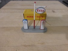 Dinky Toys 49D Poste de ravitaillement ESSO made in Fr Meccano + boite d'origine