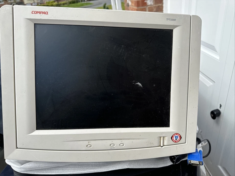 Compaq TFT5000 Flat Panel Server Rack Mount 15" LCD Monitor - Image 2 of 2