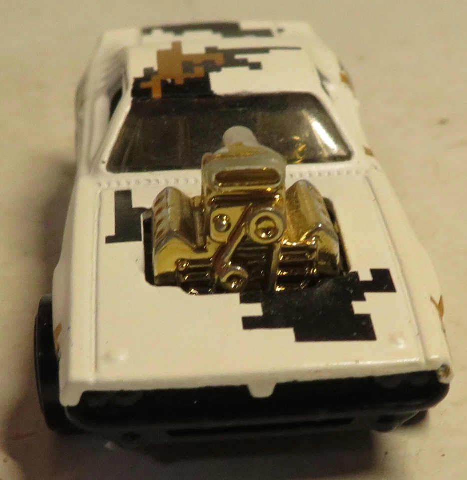 Juguete suelto Hot Wheels 1970 2015 Rodger Dodger HW Dream Garage blanco negro dorado Foto 3 de 4