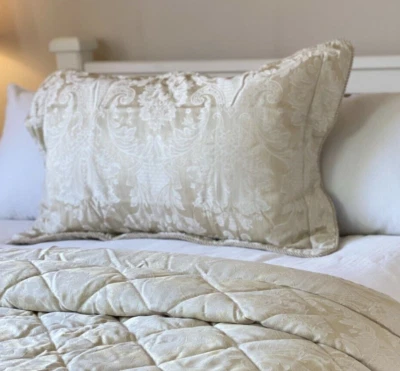 Opulent Pale Gold / Ivory Venetian Double Quilted Pillowcase Oxford