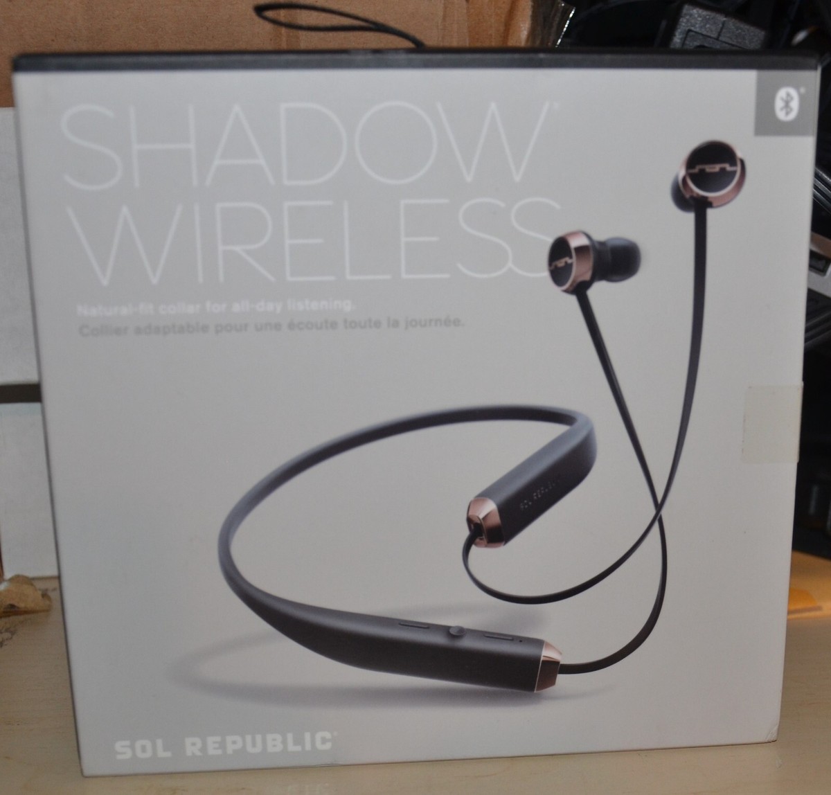 Sol Republic Shadow Wireless Earphones bluetooth collar headphones