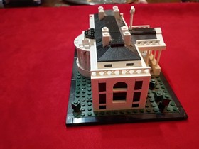 LEGO Architecture: The White House (21006) Complete