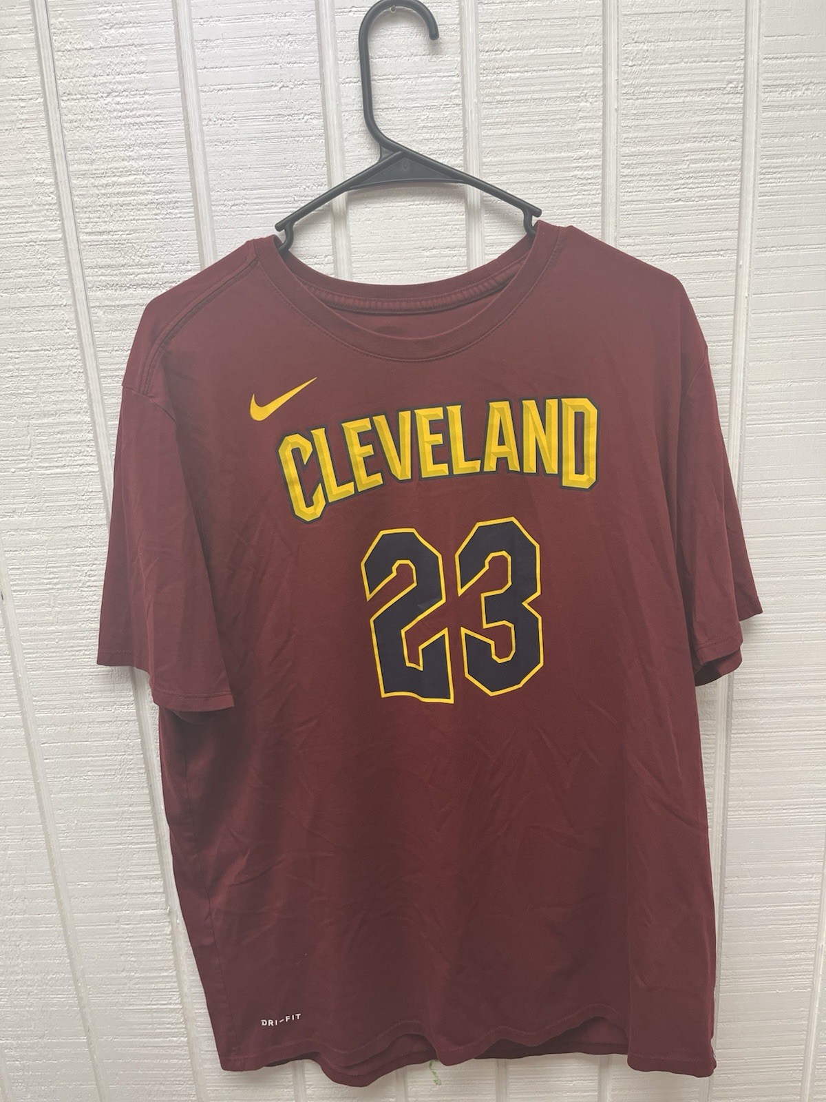 Nike NBA Cleveland Cavaliers #23 LeBron James Red Jersey Tee Dri-Fit Men’s XL