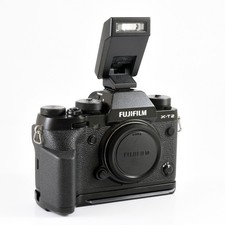 FUJIFILM XT-2 BODY ONLY + EF-X8 FLASH & MHG-XT2 HAND GRIP | VERY GOOD CONDITION