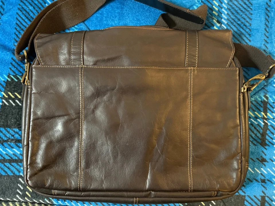Samsonite Bolso Mensajero de Negocios de Cuero Colombiano con Solapa para Laptop, Marrón Foto 3 de 4