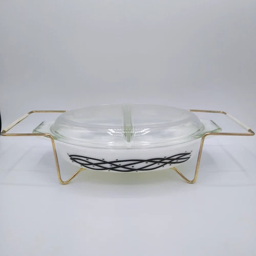 Vintage Pyrex Barbed Wire Divided Dish 1.5 Qt w/Divided Lid & Cradle Carrier