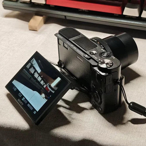 Sony Cyber-shot DSC-RX100 V 20,1 MP fotocamera digitale compatta zoom ottico 2,9x - Foto 5 di 10