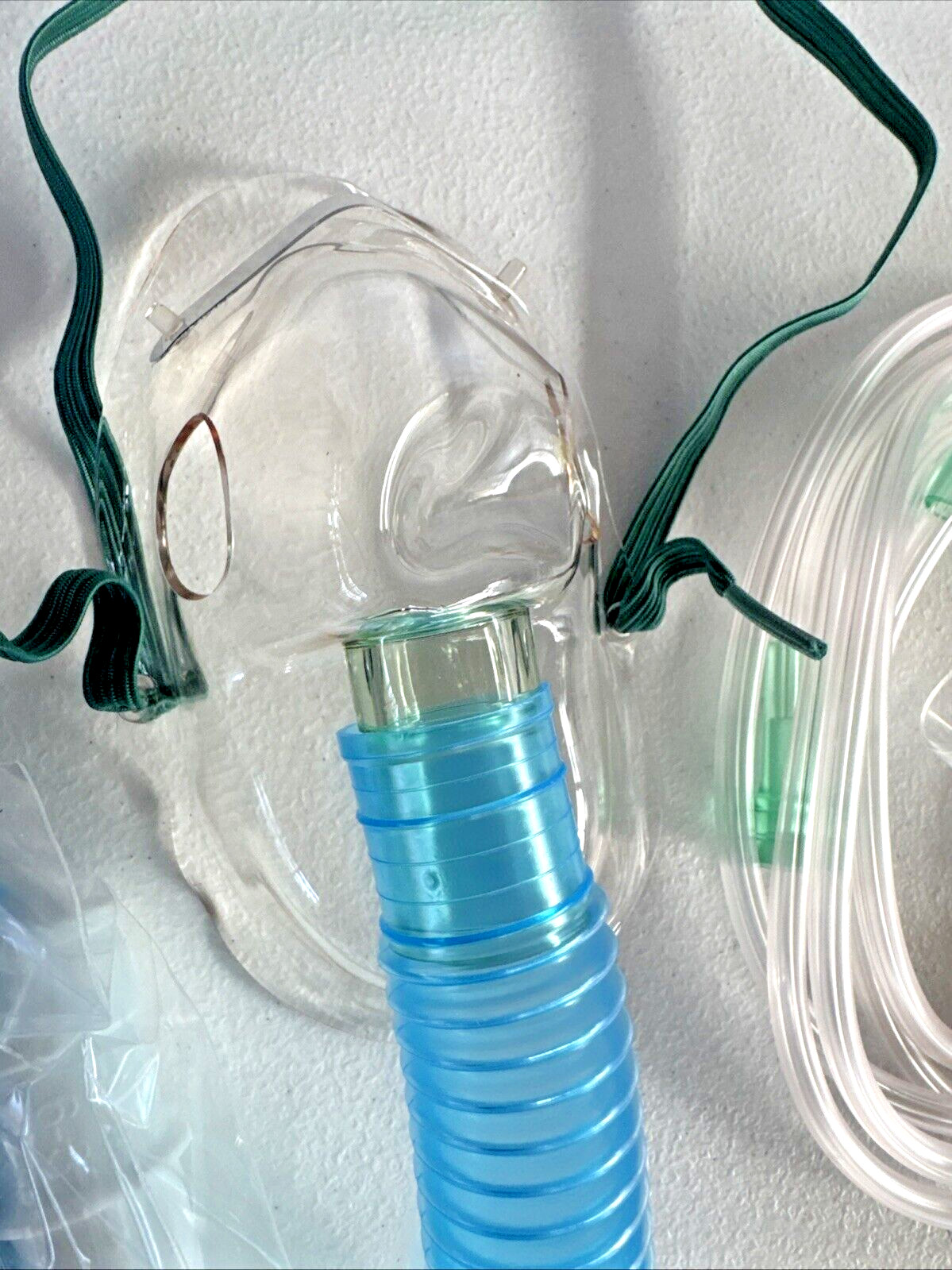 AirLife Oxygen Mask Masks Vinyl 7 Feet Tubing 001255U Expires 04/2027 -Lot of 5