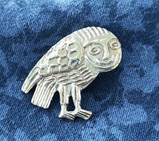 Medieval Meme Badge Smiling Owl, SCA LARP Pilgrim Brooch, Ren Faire Jewelry