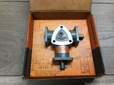 NEW BOSTON GEAR RIGHT ANGLE ADAPTER R 621