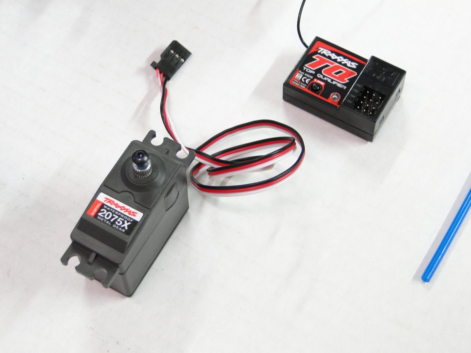 NEW TRAXXAS TRX4 SPORT 2.4ghz TQ 2 Channel Radio System + 2075X Servo