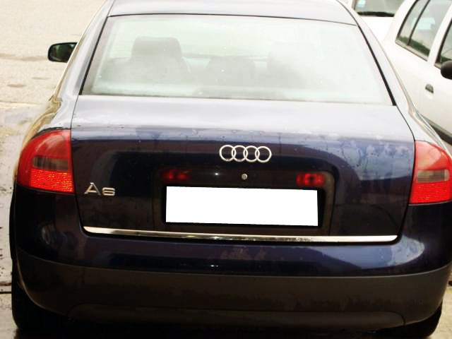 Baguette de coffre chromée Audi A6 pour masquer rayures et rajeunir l'auto