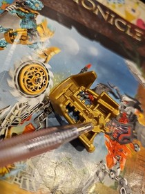 Lego BIONICLE 70795 Mask Maker vs. Skull Grinder Retired Set - 1 Broken Piece