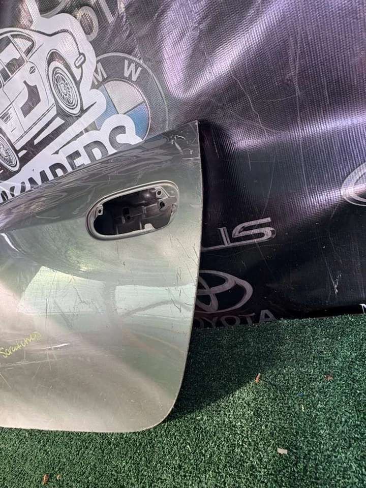 Carcasa de puerta del conductor izquierdo BMW Z4 2003-2008 OEM 41517201637 Foto 2 de 4