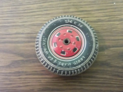 vintage marx williy jeep one tin wheel for parts