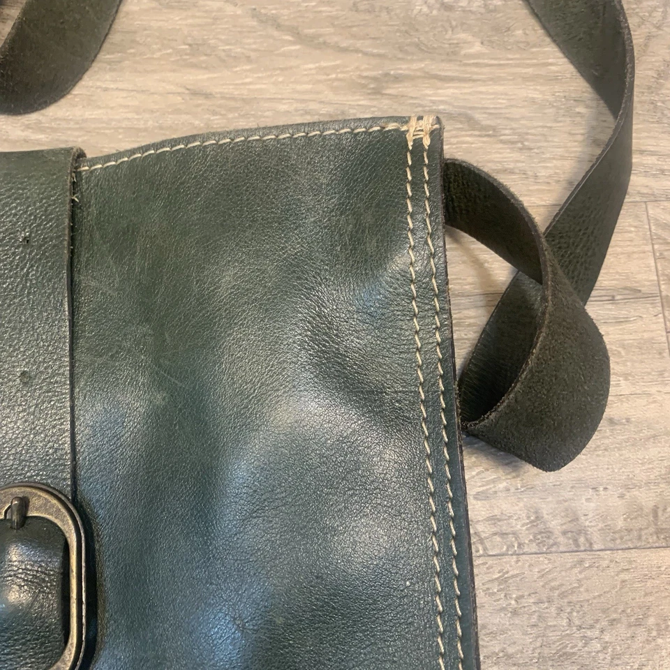 Patricia Nash Venezia 皮革按扣斜挎包袋深绿色 — 第 3/4 张图片