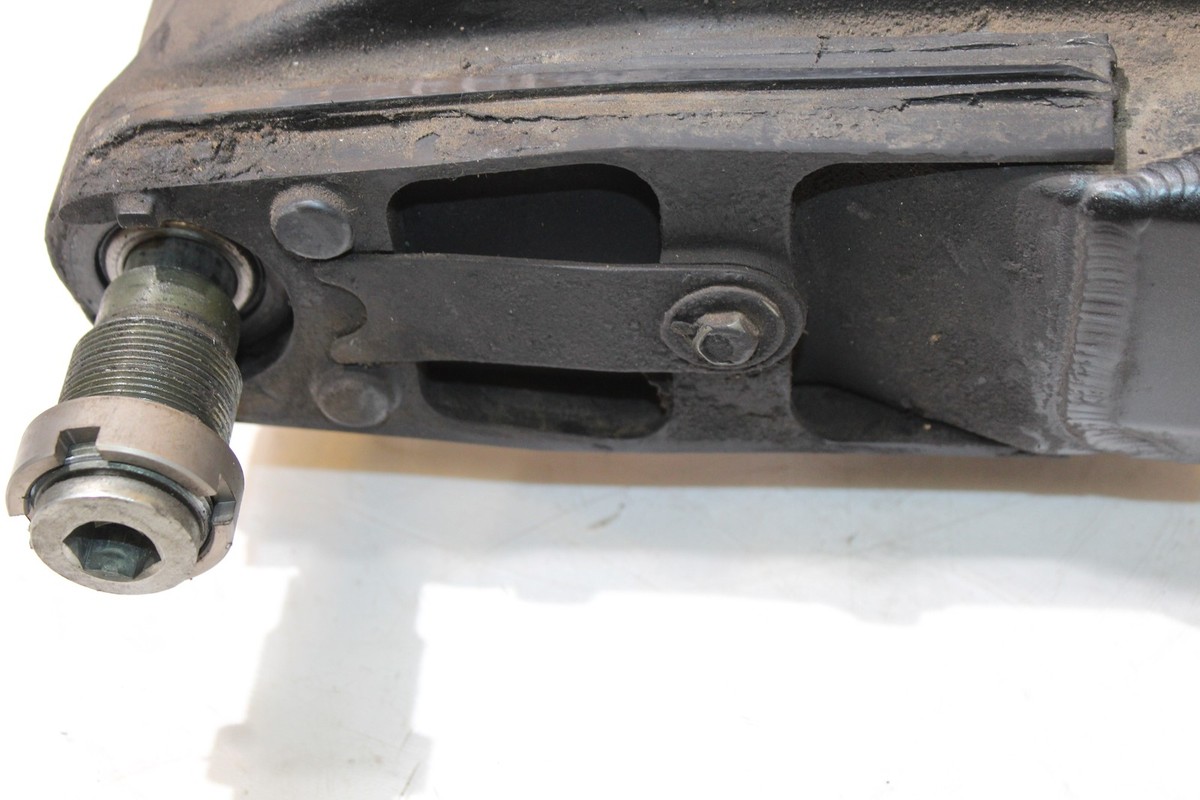2005 Kawasaki Ninja Zx6r Zx636 Rear Swingarm Back Suspension Swing