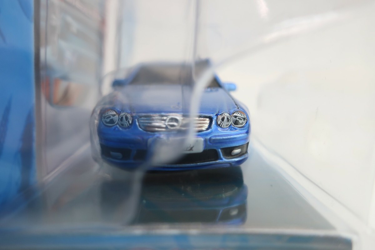 Maisto Playerz Luxury Diecast Collection 1:64 Blue Mercedes