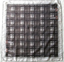 -Toller Schal AKER Seide sehr guter Zustand Vintage 86 x 88 cm