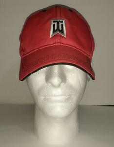 red tiger woods hat