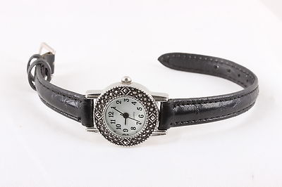 WOMEN'S SILVERTON WORKING WRISTWATCH EMBOSSED BEZEL  6375