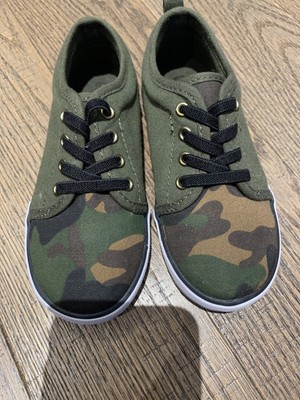 camo tennis shoes