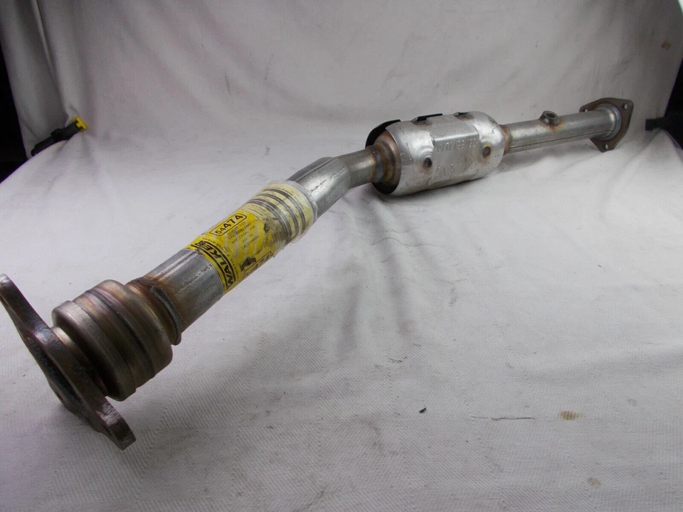 Convertidor catalítico Direct Fit Walker 54474 se adapta; Saturn L100, L200, LW200 Foto 2 de 4