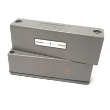 Sentrol 381-DT Magnetic Safety Interlock Switch 150VAC N.O 1.25A 1/2" NPT