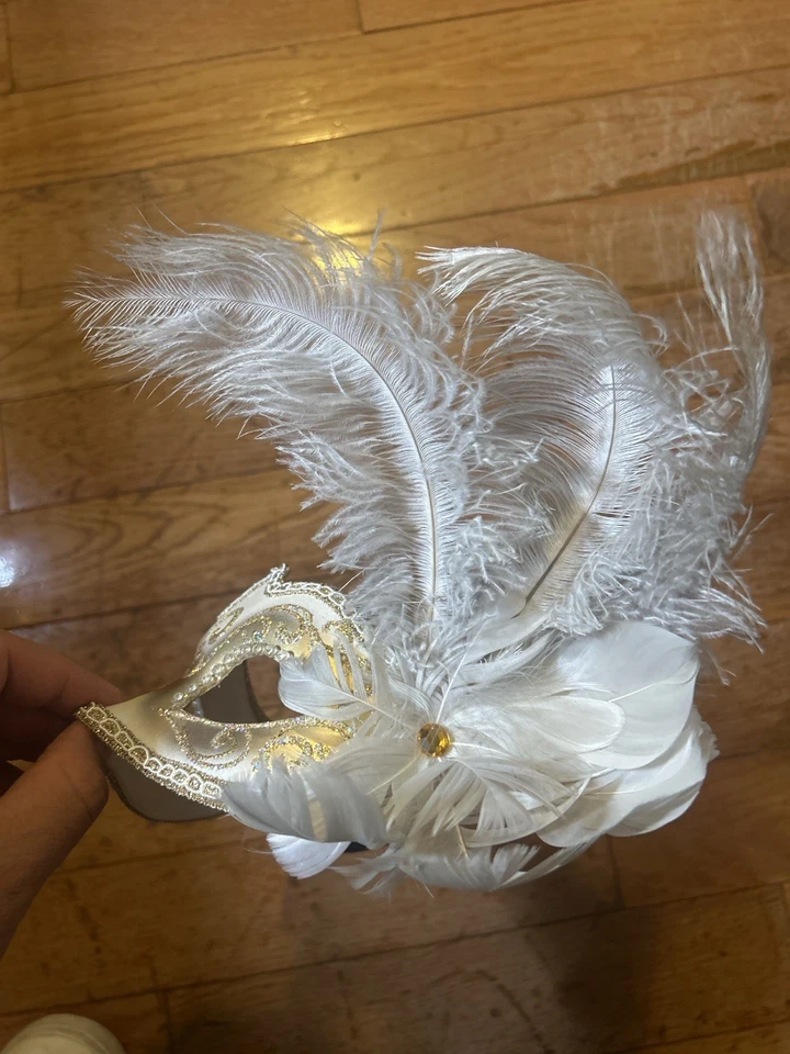 La Maschera del Galeone Handmade Venetian Mask Italy Feather Gold Trim  - Image 4 of 4