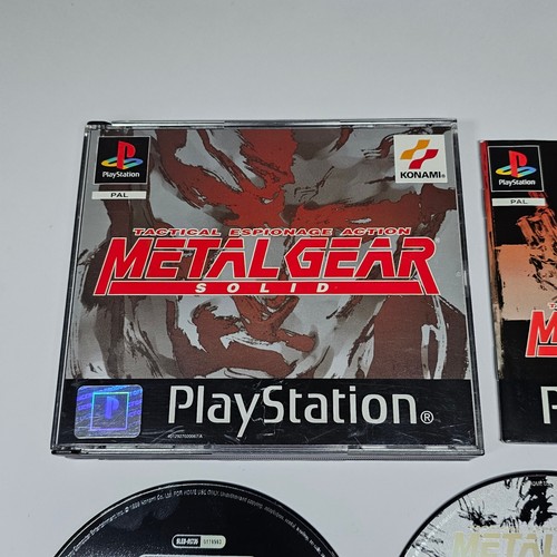 Metal Gear Solid for Sony PlayStation 1 PS1 Complete With Silent Hill Demo VGC - Afbeelding 2 van 11