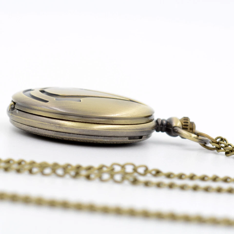 MONTRE A GOUSSET ASSASSIN'S CREED NEUF QUARTZ COULEUR OR - Photo 2/3