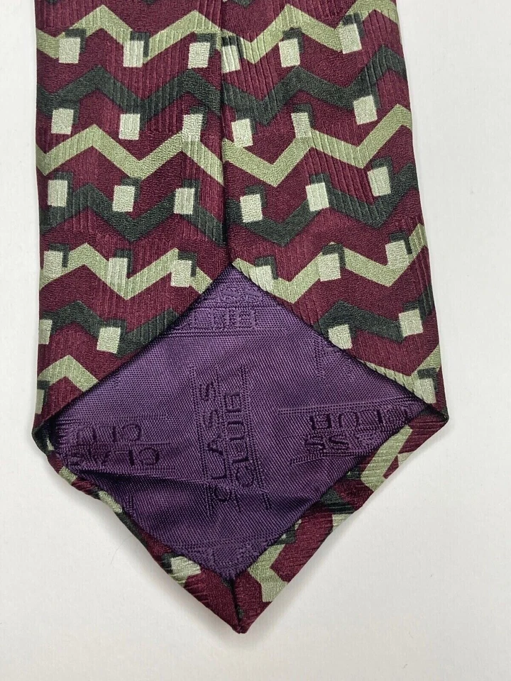 Corbata formal Class Club para hombre 50"Lx3"W roja/verde Foto 3 de 4