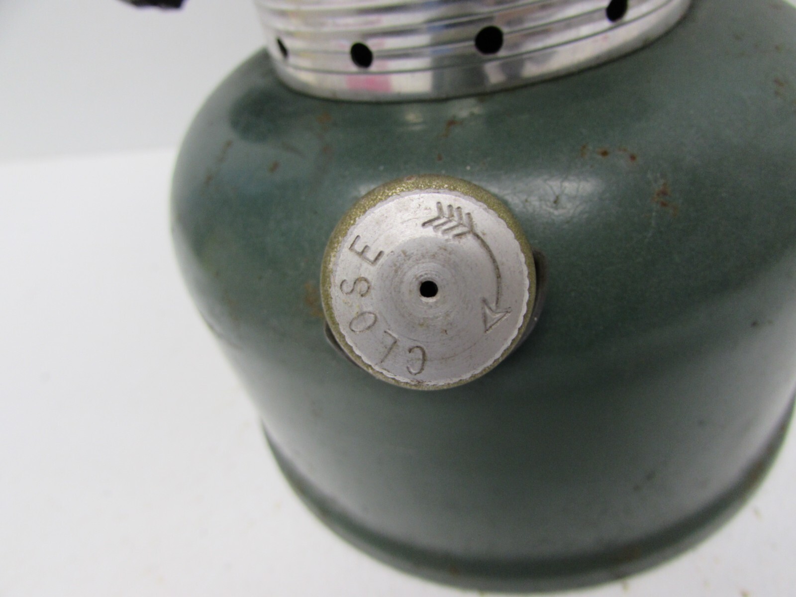 Vintage 1972 Double Mantle 220F Coleman Lantern Green Camping Made in USA