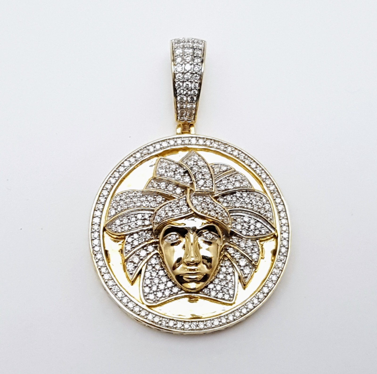 10K Karat Solid Yellow Gold Circular Round Medusa… - image 3